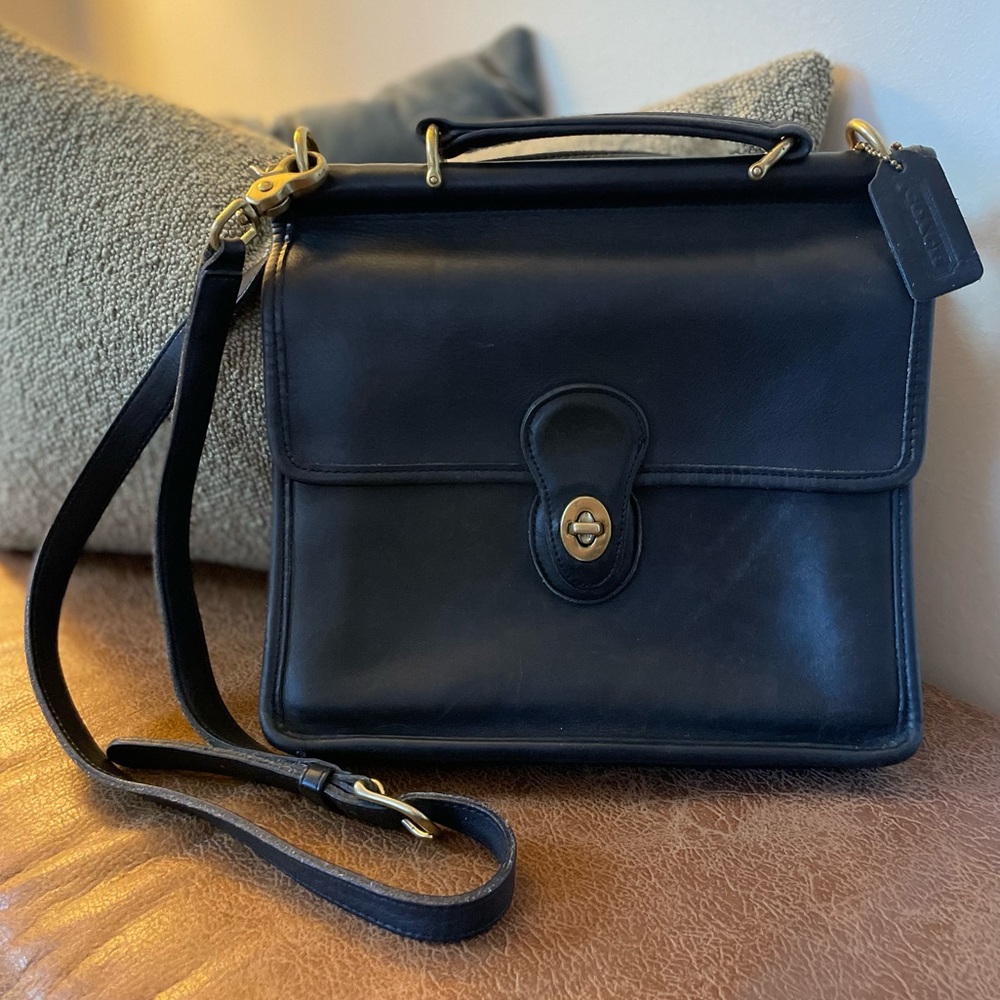 Vintage Coach Willis Black Leather Bag with Brass Details authentic
